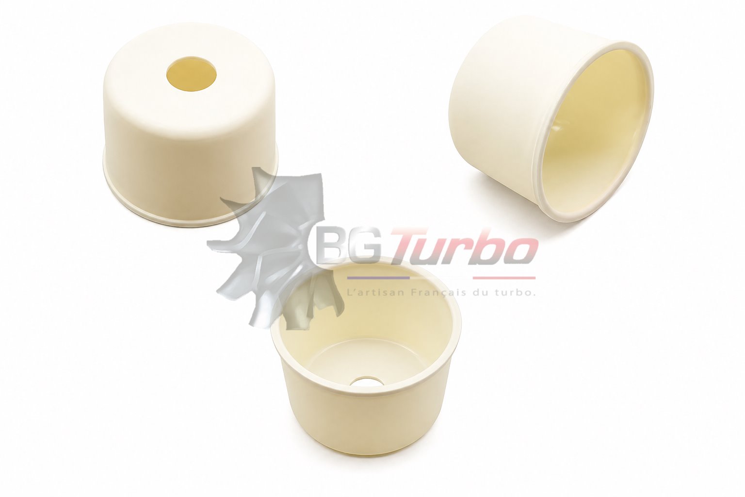 Turbo Membrane de capsule de wastegate externe pour Porsche 930 Turbo / 965 Turbo.
Cette membrane assure l'étanchéité et le bon fonctionnement de la soupape de décharge (wastegate), permettant une régulation précise de la pression de suralimentation. Pièce essentielle sur les systèmes turbo mécaniques Porsche classiques refroidis par air.

